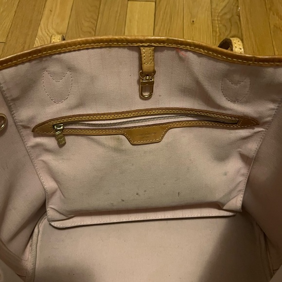 Louis Vuitton Neverfull MM - Picture 8 of 15